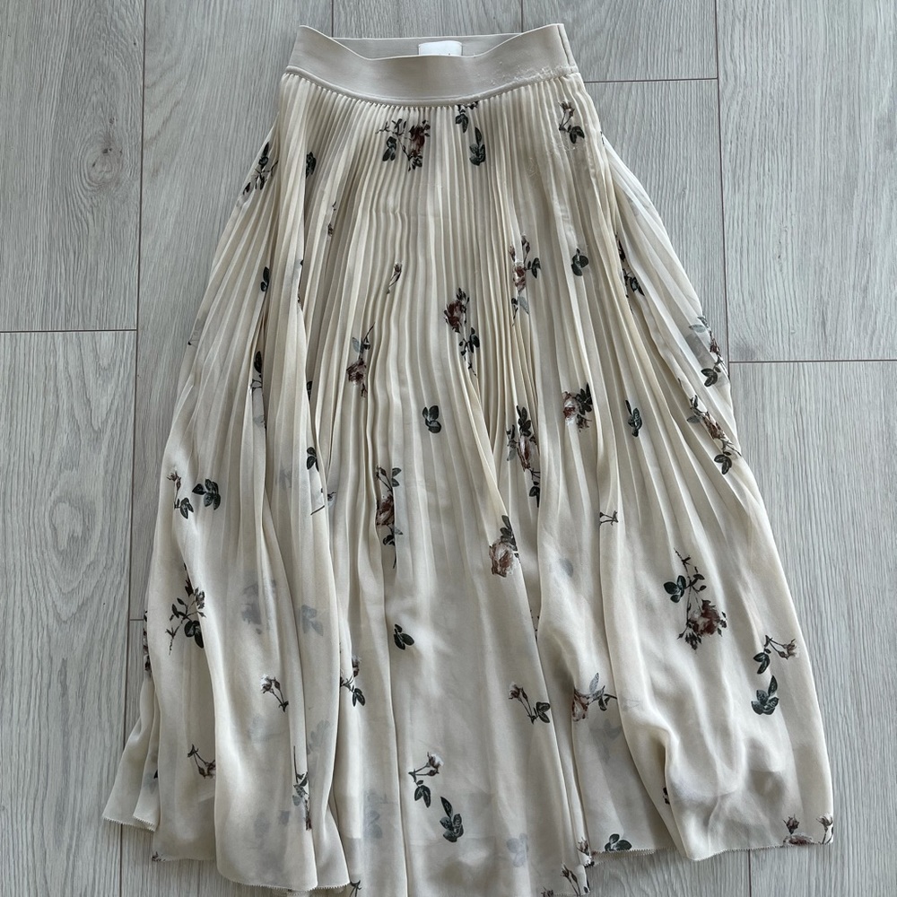 Aritzia Wilfred Twirl Skirt